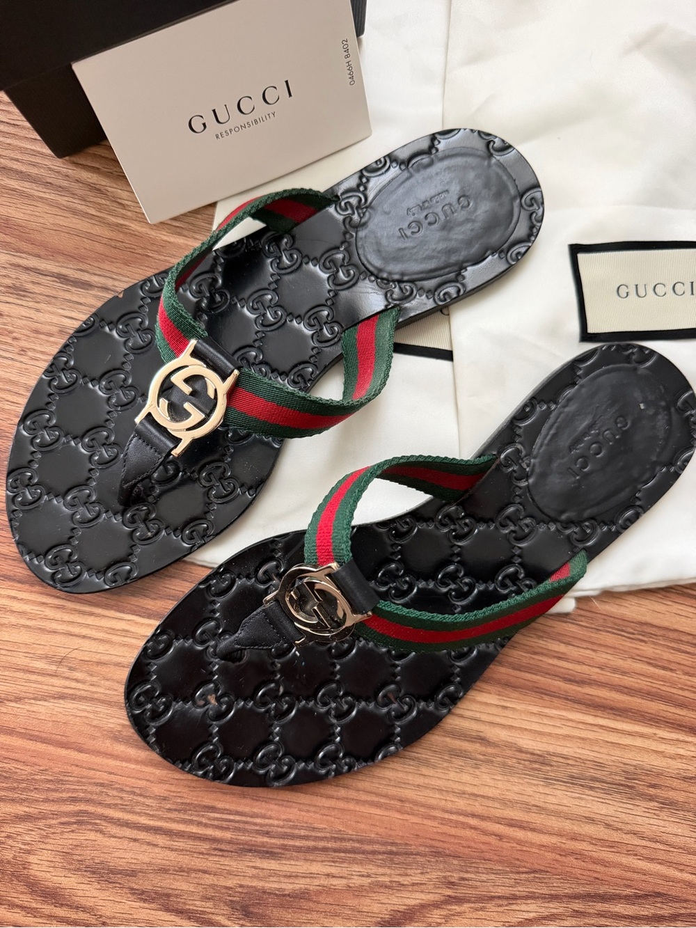 Women’s Gucci Black Embossed GG Leather Thong Sandals with Red-Green Web Size 7 - Picture 1 of 10